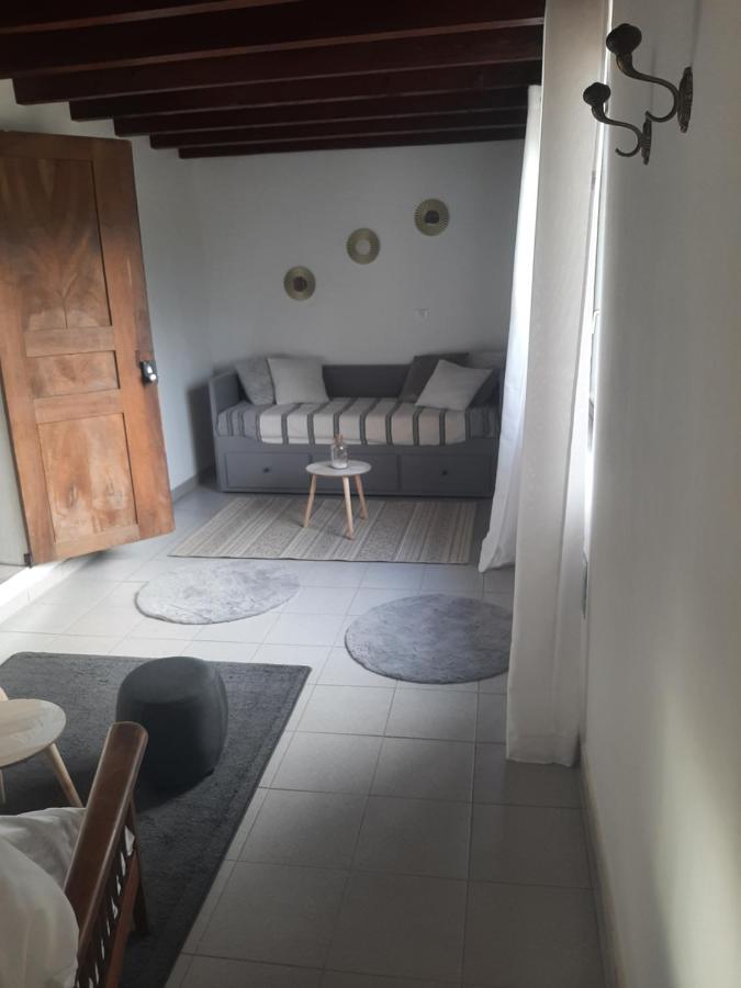 Gite A La Campagne Avec Piscine Biziat Exteriör bild